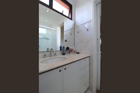 Apartamento à venda com 165m², 3 quartos e 3 vagasBanheiro da Suíte 1