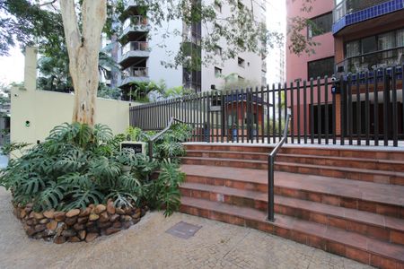 Apartamento à venda com 165m², 3 quartos e 3 vagasFachada e Portaria