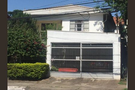 Casa para alugar com 234m², 4 quartos e 3 vagasFachada
