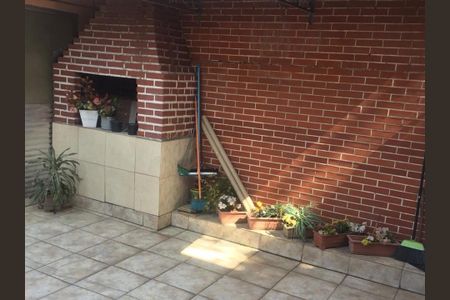 Casa para alugar com 234m², 4 quartos e 3 vagasQuintal