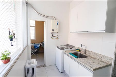 Apartamento à venda com 118m², 3 quartos e 1 vagaÁrea de Serviço