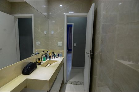 Apartamento à venda com 118m², 3 quartos e 1 vagaBanheiro Social 2