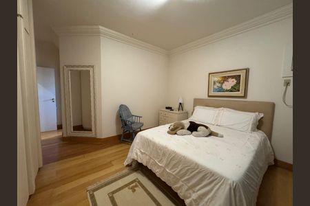 Casa à venda com 2000m², 4 quartos e 10 vagasQuarto 2