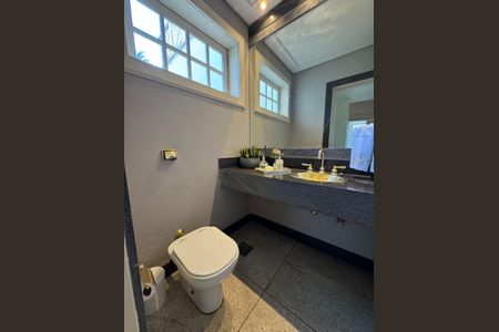 Casa à venda com 2000m², 4 quartos e 10 vagasBanheiro 5