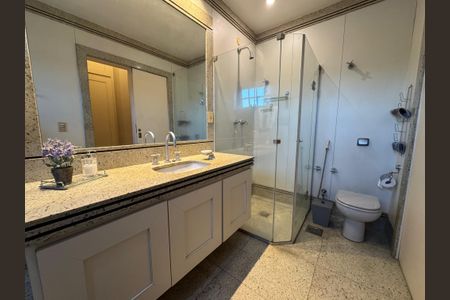 Casa à venda com 2000m², 4 quartos e 10 vagasBanheiro 3