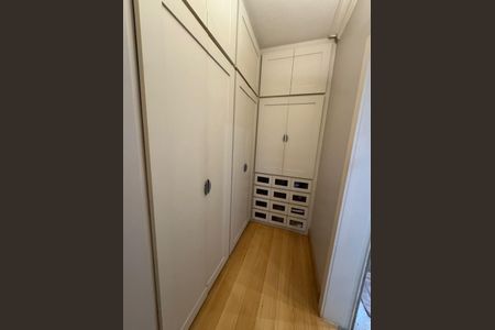 Casa à venda com 2000m², 4 quartos e 10 vagasCloset