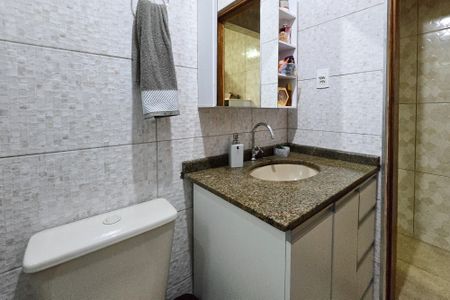 Casa à venda com 141m², 3 quartos e 2 vagasBanheiro Social