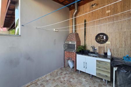 Casa à venda com 141m², 3 quartos e 2 vagasÁrea - Churrasqueira