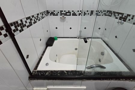 Casa à venda com 141m², 3 quartos e 2 vagasBanheiro - Suíte