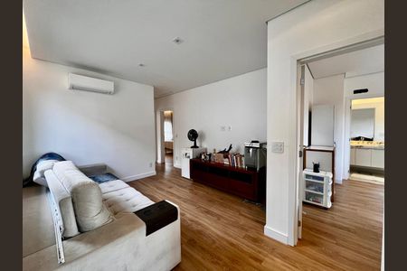 Casa de condomínio para alugar com 200m², 3 quartos e 4 vagasSala