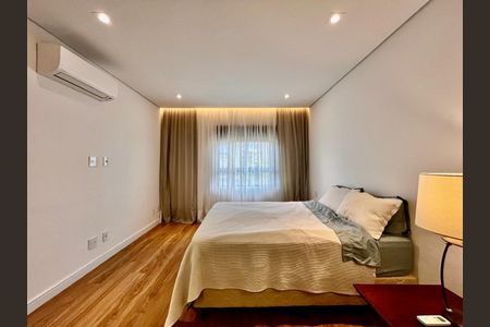 Casa de condomínio para alugar com 200m², 3 quartos e 4 vagasSuíte 3