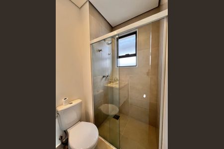 Casa de condomínio para alugar com 200m², 3 quartos e 4 vagasBanheiro da Suíte 2