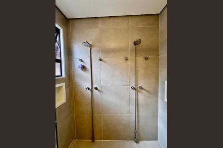 Casa de condomínio para alugar com 200m², 3 quartos e 4 vagasBanheiro da Suíte 3