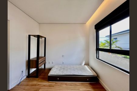 Casa de condomínio para alugar com 200m², 3 quartos e 4 vagasSuíte 2