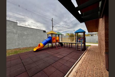 Casa de condomínio para alugar com 200m², 3 quartos e 4 vagasÁrea comum - Playground