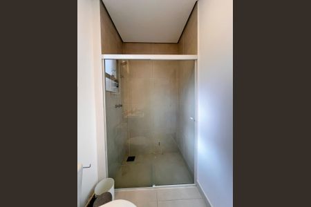 Casa de condomínio para alugar com 200m², 3 quartos e 4 vagasBanheiro da Suíte 1