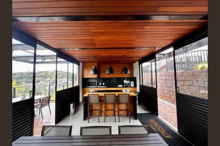 Casa de condomínio para alugar com 200m², 3 quartos e 4 vagasÁrea comum - Churrasqueira