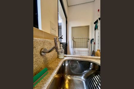 Casa de condomínio para alugar com 200m², 3 quartos e 4 vagasÁrea de Serviço