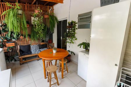 Casa para alugar com 96m², 4 quartos e 1 vaga Casa para alugar com 96m², 4 quartos e 1 vagaVaranda