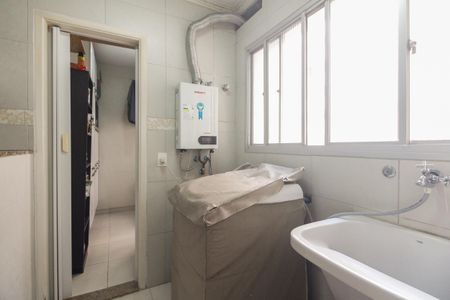 Apartamento à venda com 82m², 3 quartos e 1 vagaÁrea de Serviço 