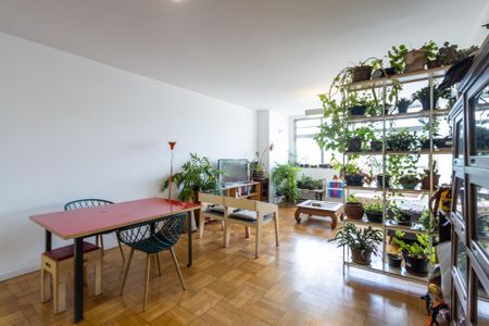 Apartamento à venda com 150m², 3 quartos e sem vaga Apartamento à venda com 150m², 3 quartos e sem vagaSala