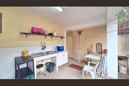 Casa à venda com 200m², 3 quartos e 2 vagasÁrea de Serviço e Quintal