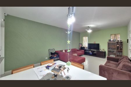 Sala de casa à venda com 3 quartos, 200m² em Vila Ipojuca, São Paulo