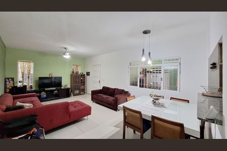 Sala de casa à venda com 3 quartos, 200m² em Vila Ipojuca, São Paulo