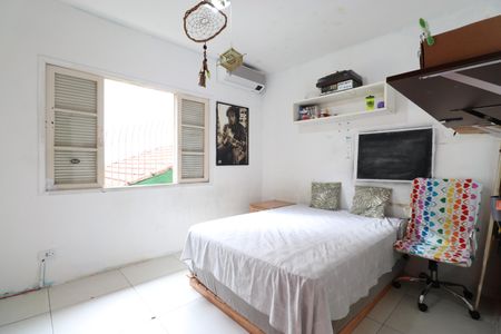 Quarto de casa à venda com 3 quartos, 200m² em Vila Ipojuca, São Paulo