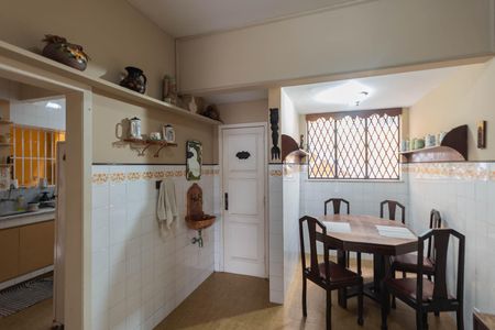 Casa à venda com 250m², 4 quartos e 1 vaga Casa à venda com 250m², 4 quartos e 1 vagaCopa