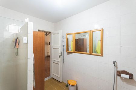 Casa à venda com 250m², 4 quartos e 1 vaga Casa à venda com 250m², 4 quartos e 1 vagaBanheiro