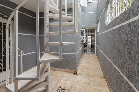 Casa à venda com 230m², 3 quartos e 2 vagas Casa à venda com 230m², 3 quartos e 2 vagasCorredor Lateral