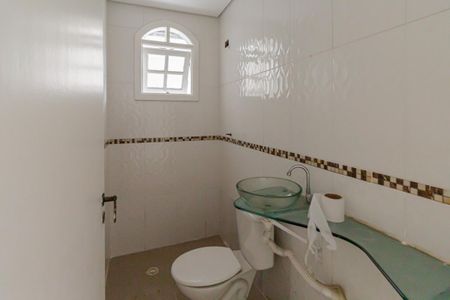 Casa à venda com 230m², 3 quartos e 2 vagas Casa à venda com 230m², 3 quartos e 2 vagasBanheiro Social