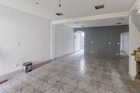 Casa à venda com 230m², 3 quartos e 2 vagas Casa à venda com 230m², 3 quartos e 2 vagasSala