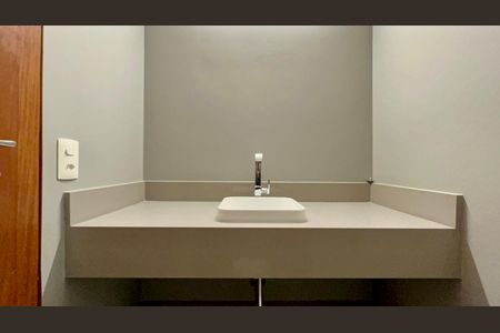 Apartamento à venda com 180m², 3 quartos e 1 vaga Apartamento à venda com 180m², 3 quartos e 1 vagaLavabo