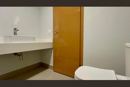 Apartamento à venda com 180m², 3 quartos e 1 vaga Apartamento à venda com 180m², 3 quartos e 1 vagaBanheiro