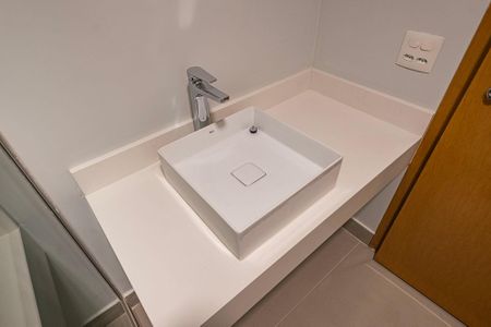 Apartamento à venda com 180m², 3 quartos e 1 vaga Apartamento à venda com 180m², 3 quartos e 1 vagaBanheiro