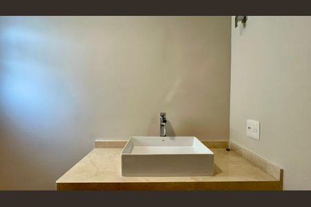 Apartamento à venda com 180m², 3 quartos e 1 vaga Apartamento à venda com 180m², 3 quartos e 1 vagaBanheiro da Suíte