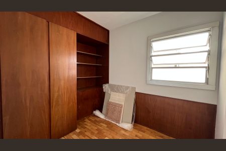 Apartamento à venda com 180m², 3 quartos e 1 vaga Apartamento à venda com 180m², 3 quartos e 1 vagaQuarto de Serviço