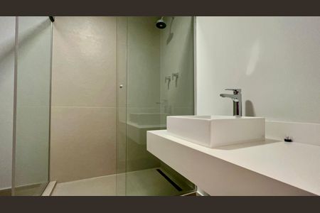 Apartamento à venda com 180m², 3 quartos e 1 vaga Apartamento à venda com 180m², 3 quartos e 1 vagaBanheiro