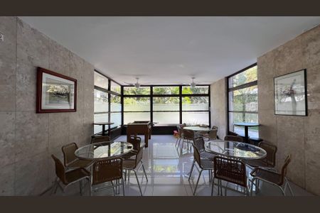 Apartamento à venda com 180m², 3 quartos e 1 vaga Apartamento à venda com 180m², 3 quartos e 1 vagaÁrea comum