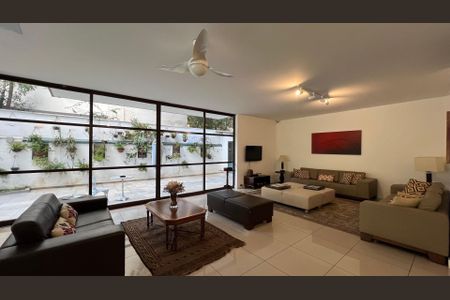 Apartamento à venda com 180m², 3 quartos e 1 vaga Apartamento à venda com 180m², 3 quartos e 1 vagaÁrea comum