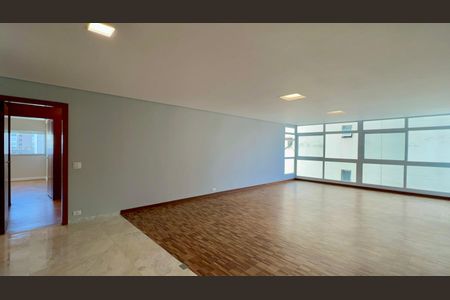 Sala de apartamento à venda com 3 quartos, 180m² em Cerqueira César, São Paulo
