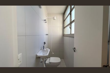 Apartamento à venda com 180m², 3 quartos e 1 vaga Apartamento à venda com 180m², 3 quartos e 1 vagaBanheiro de serviço