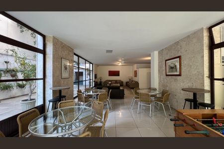 Apartamento à venda com 180m², 3 quartos e 1 vaga Apartamento à venda com 180m², 3 quartos e 1 vagaÁrea comum