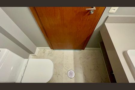 Apartamento à venda com 180m², 3 quartos e 1 vaga Apartamento à venda com 180m², 3 quartos e 1 vagaLavabo