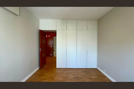 Apartamento à venda com 180m², 3 quartos e 1 vaga Apartamento à venda com 180m², 3 quartos e 1 vagaQuarto 1