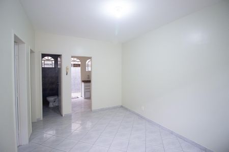 Casa à venda com 50m², 2 quartos e sem vagaSala