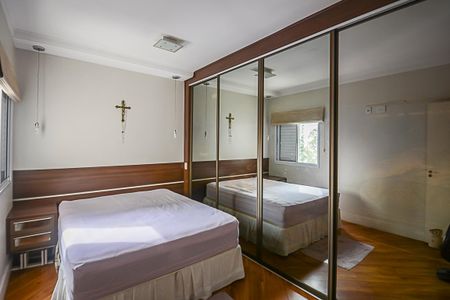 Apartamento à venda com 74m², 2 quartos e 2 vagasSuíte