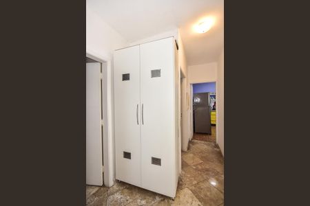 Casa à venda com 260m², 2 quartos e 3 vagasCorredor